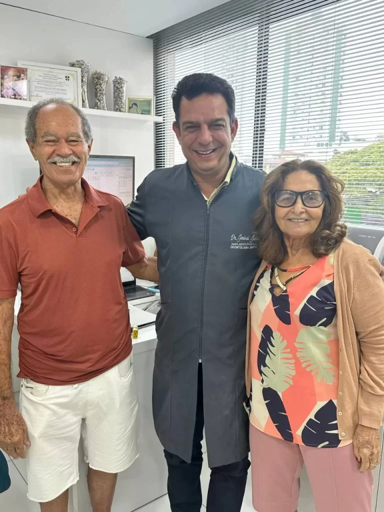 pacientes do Dr Jenival Junior dentista implante prótese itabuna ba